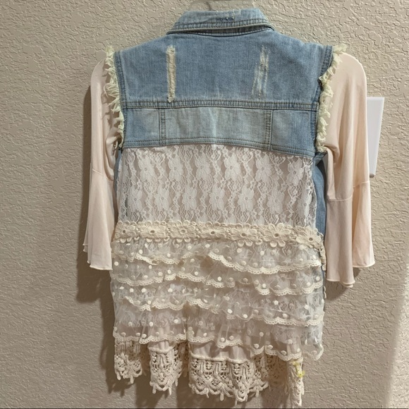 Off white cotton 3/4 sleeves w/ lace embellishment - Picture 7 of 9